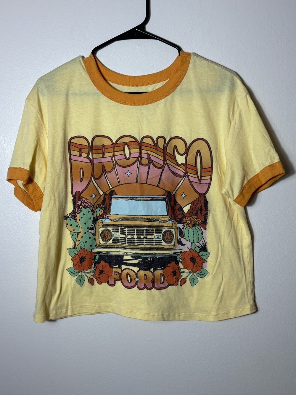 Retro Ford Bronco Women’s Crop Top Tshirt Large